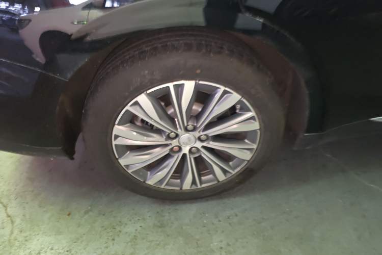 Used Hongqi E-QM5 2022 431 km Charge & Enjoy Edition Right Rear Wheel Hub