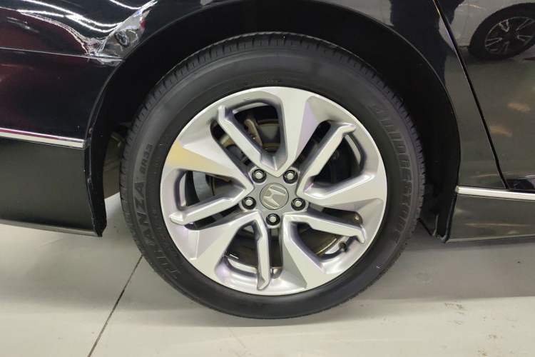 Used Honda Inspire 2019 260TURBO Elegant Edition China VI Emission Standard Right Rear Wheel Hub