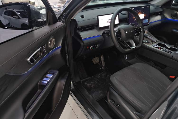 Used Chery Tiggo 8 PLUS 2025 290TGDI DCT Luxury 5-Seater