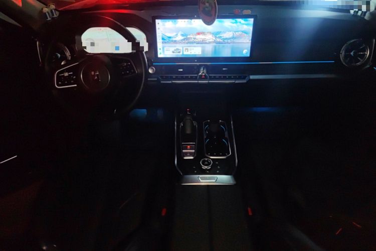 Used Tank 400 New Energy 2024 Hi4-T Off-Road Edition Center Console