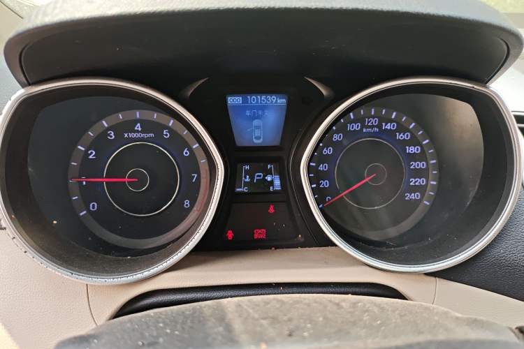 Used Hyundai Elantra (5th Generation / Langdong) 2015 1.6L Automatic Luxury Model