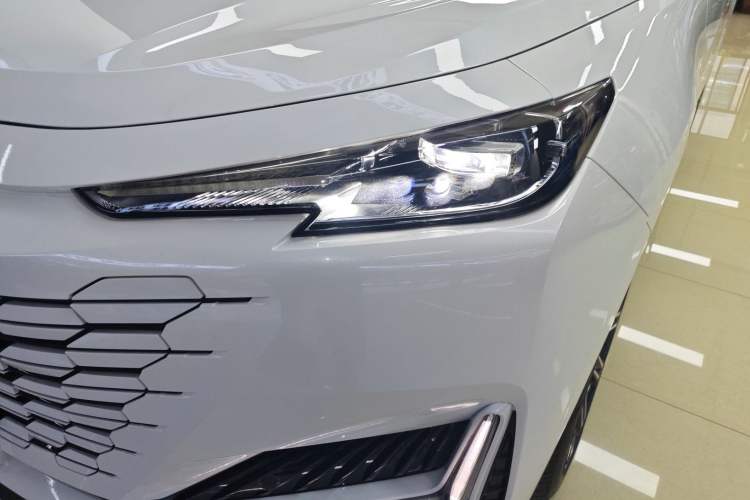 Used CHANGAN UNI-K 2021 2.0T All-Wheel Drive Prestige Version Left Front Headlight