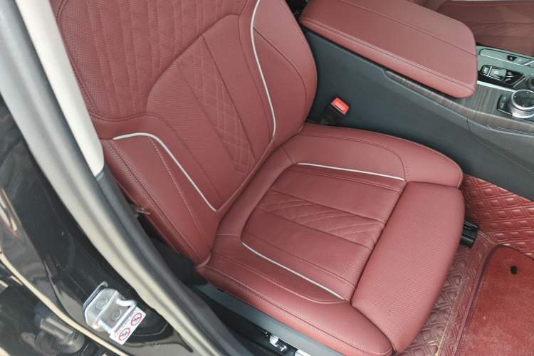 Used BMW 5 Series 2022 Second Facelift 530Li Luxury Edition Premium Package
