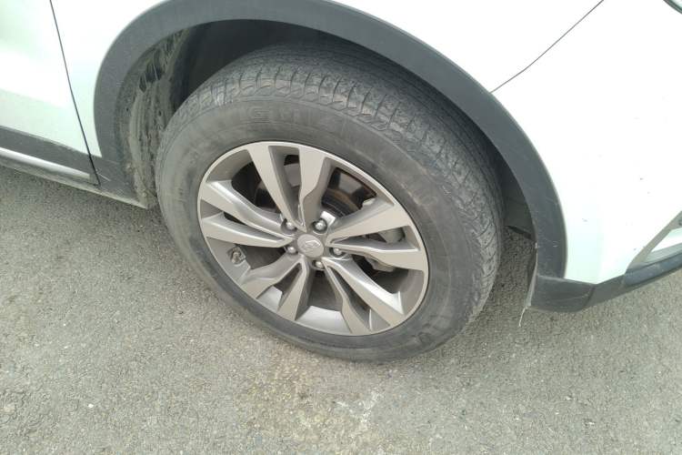 Used Geely Auto Emgrand X7 Sport 2016 2.0L Manual ZhiShang Version
