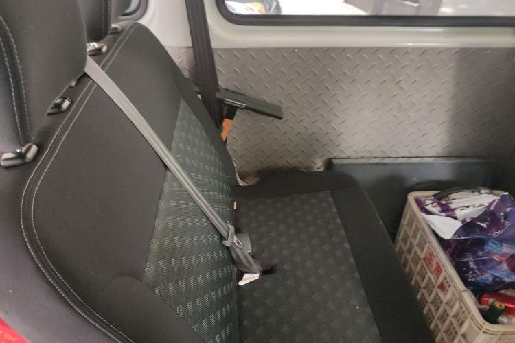 Used SAIC MAXUS Xintu V80 2019 2.5T Classic AMT Aoyuntong Short Wheelbase Mid-Roof 5/6-Seater