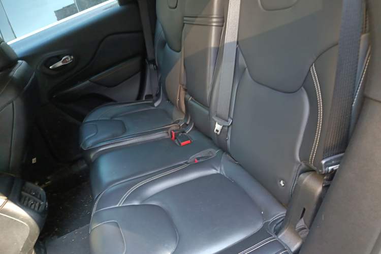 Used Jeep Cherokee 2016 2.0L Superior Edition