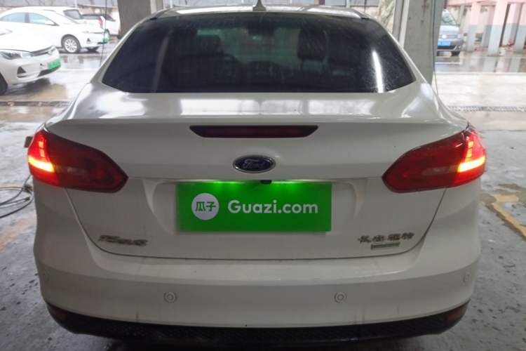 Used Ford Focus 2017 Sedan EcoBoost 125 Automatic Supreme Style SmartDrive Edition
