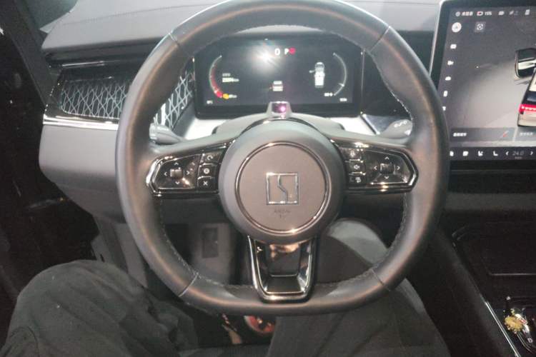 Used Zeekr 009 2022 WE Edition
