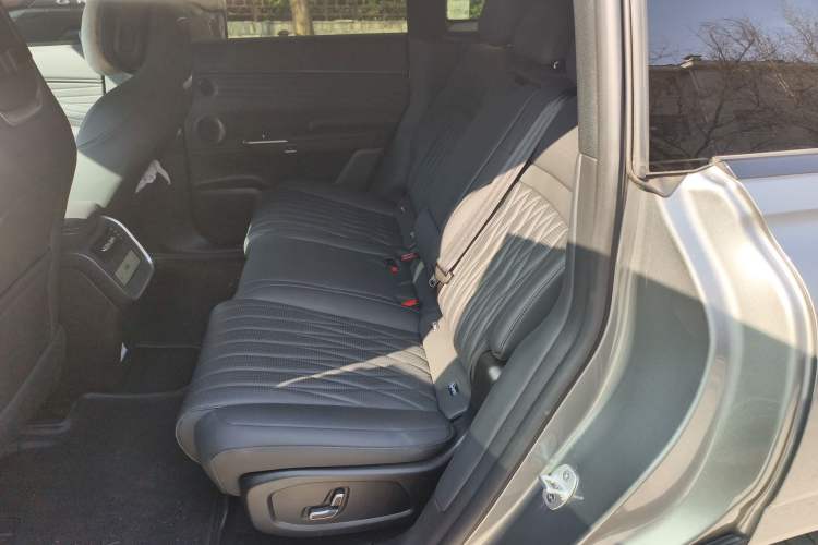 Used EXEED Star Era ET 2025 Pure Electric 760 Max Two-Wheel Drive Urban Advanced Driver Assistance System
