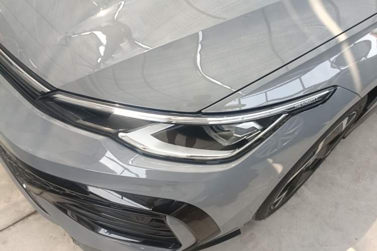 Used Volkswagen Golf 2025 Facelift 300TSI R-Line
