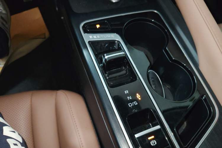 Used Bestune B70 2024 Dragon Edition 1.5T Leading Model Gear Lever