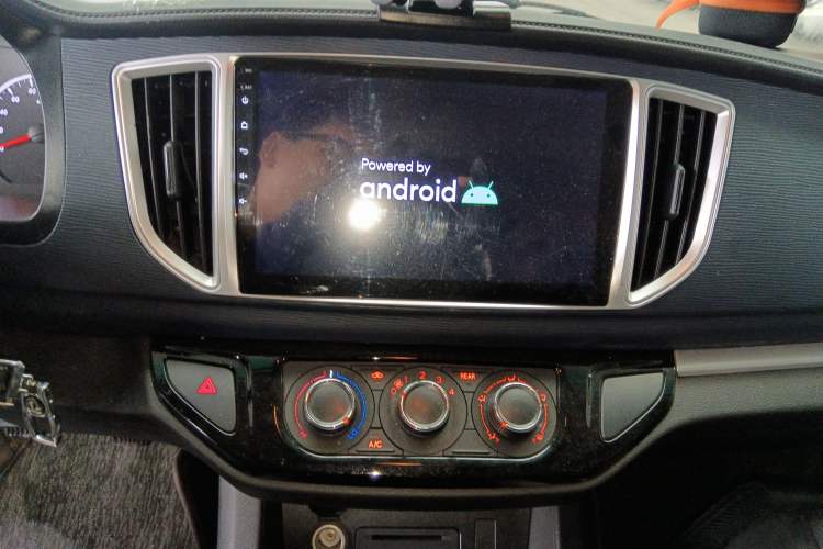 Used FORTHING Lingzhi 2023 M5L 1.6L Base Model 5 Seats