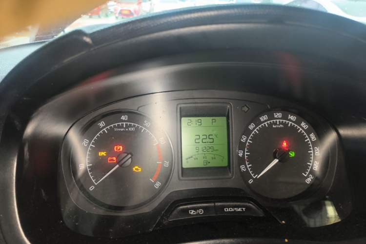 Used Skoda Fabia 2014 1.4L Automatic Crystal Edition

