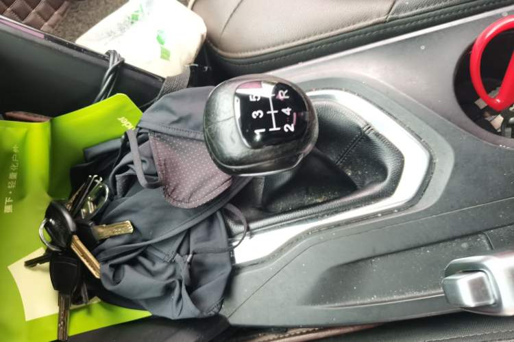 Used GAC Trumpchi GS4 2017 200T Manual Two-Wheel Drive Elite Edition Gear Lever