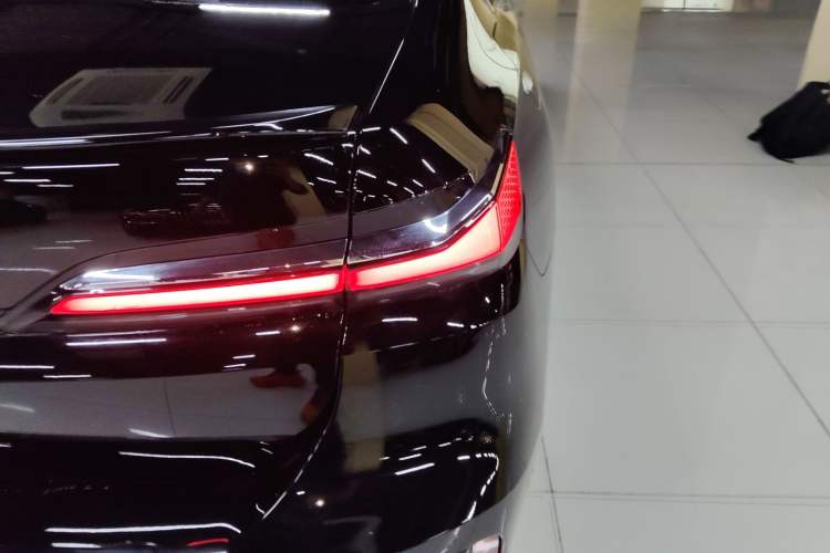 Used BMW 7 Series 2023 735Li M Sport Package Right Rear Taillight