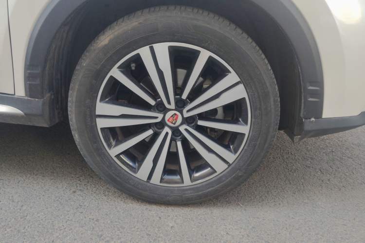 Used Roewe RX5 New Energy 2017 eRX5 50T Hybrid Connected Prestige Flagship Edition Right Front Wheel Hub