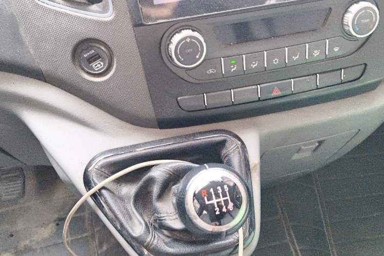 Used Foton Toano 2019 2.5T E7 (5.6 meters) 6-seater 4J25TC3