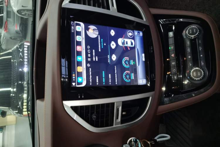 Used Mercedes-Benz Vito 2018 2.0T Business Version China V Emission Standard Audio And AC Panel