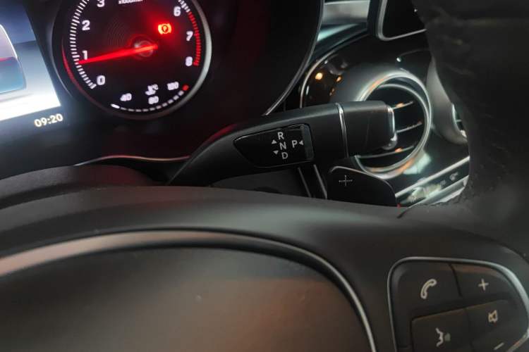 Used Mercedes-Benz GLC 2018 Facelift GLC 260 4MATIC Luxury Edition
