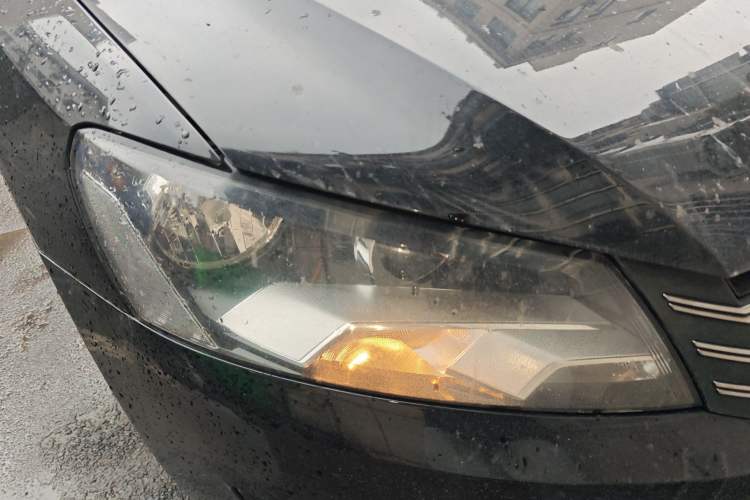 Used Volkswagen Passat 2014 1.8TSI Automatic Prestige Edition Right Front Headlight