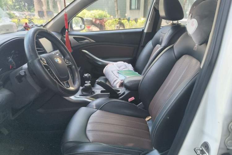Used BYD Song 2016 GaiShi Edition 1.5TI Manual Elite Model
