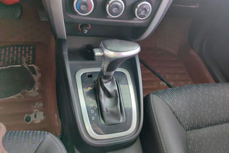 Used Bestune B30 2016 1.6L Automatic Luxury Model Gear Lever