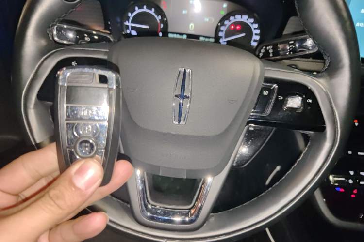 Used Lincoln Corsair 2020 2.0T Two-Wheel Drive Luxury Edition Vehicle Key