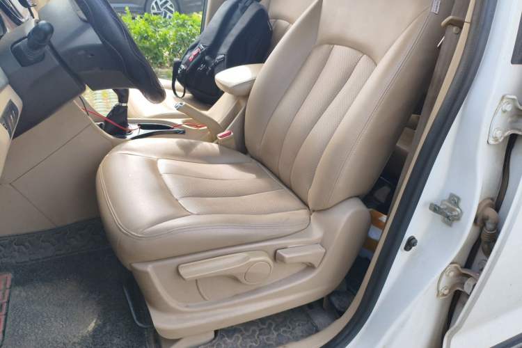 Used Baojun 730 2016 1.5L Manual Comfort Version 7 Seats China V Emission Standard