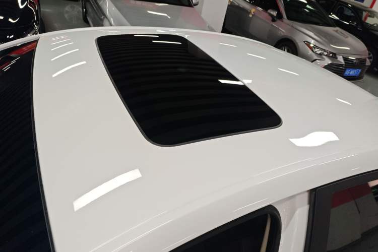 Used Chevrolet Cavalier 2019 320 Automatic Xinyue Edition Roof