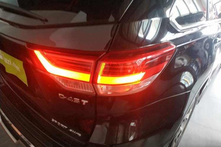 Used Toyota Highlander 2018 2.0T Four-Wheel Drive Luxury Edition 7 Seats China V Emission Standard