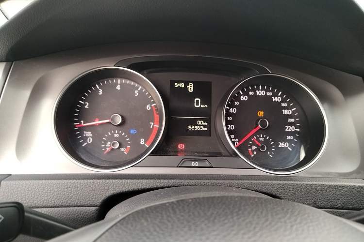 Used Volkswagen Golf 2016 1.6L Manual Fashion Edition