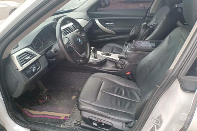 Used BMW 3 Series GT 2014 320i Leading Model