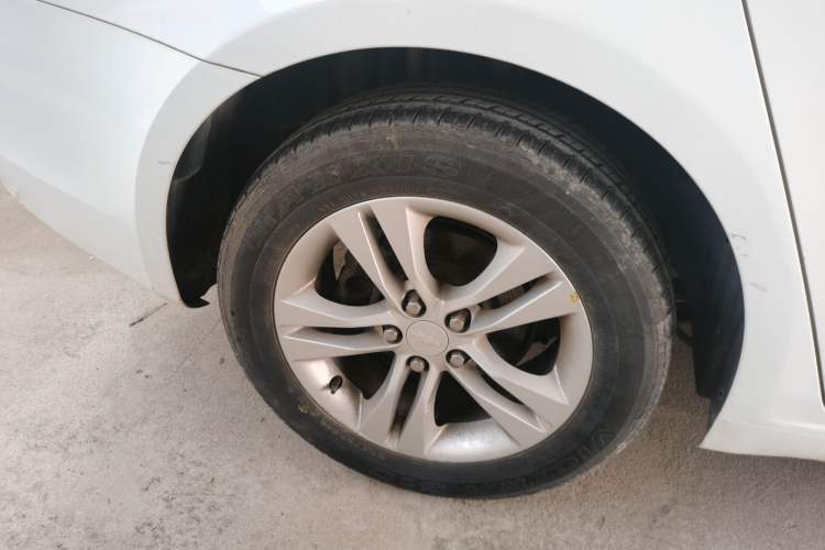 Used Chevrolet Cruze 2015 1.5L Classic SE AT Right Rear Wheel Hub