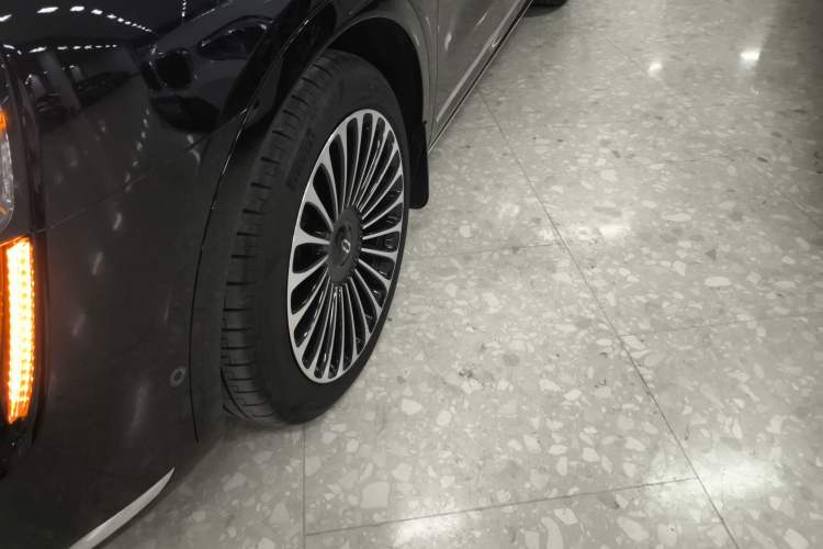 Used Hima AITO M9 2024 Range-Extended Max Edition 42 kWh 5-Seater Version Left Front Wheel Hub