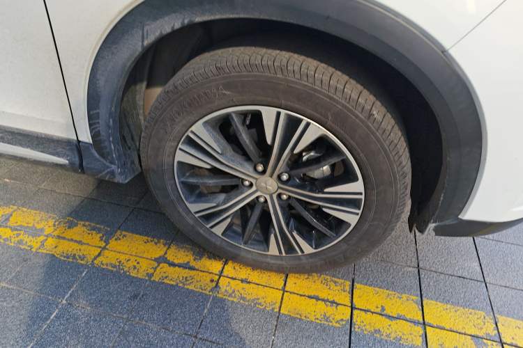 Used Mitsubishi Eclipse Cross 2019 1.5T CVT Two-Wheel Drive Belief Edition China VI Standard Right Front Wheel Hub