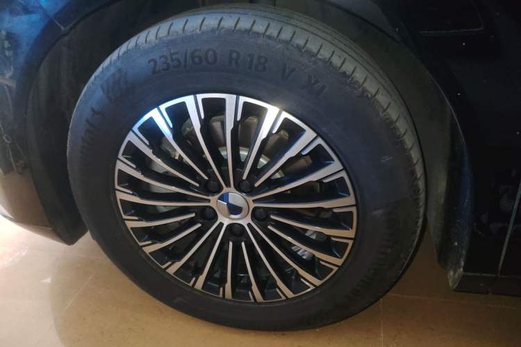 Used Denza D9 2024 DM-i 980 Four-Wheel Drive Flagship Model
