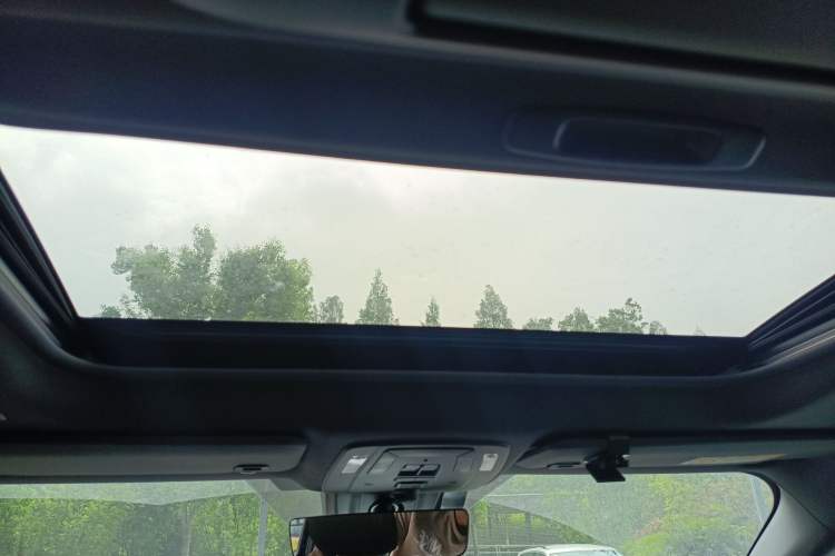 Used Toyota SIENNA 2021 2.5L Hybrid Platinum Edition Headliner