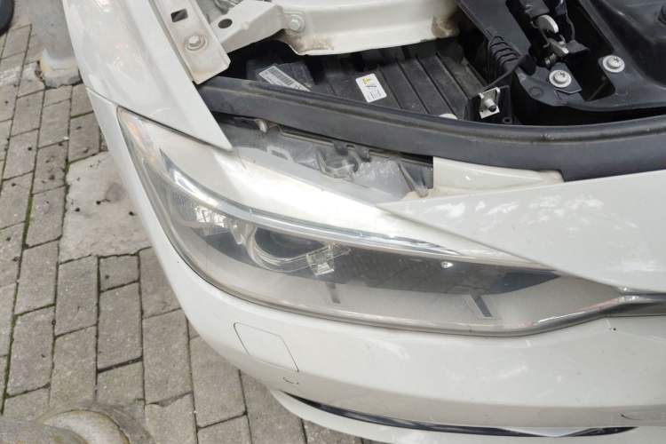 Used BMW 3 Series 2015 320i Luxury Edition Sports Design Package Exterior 6