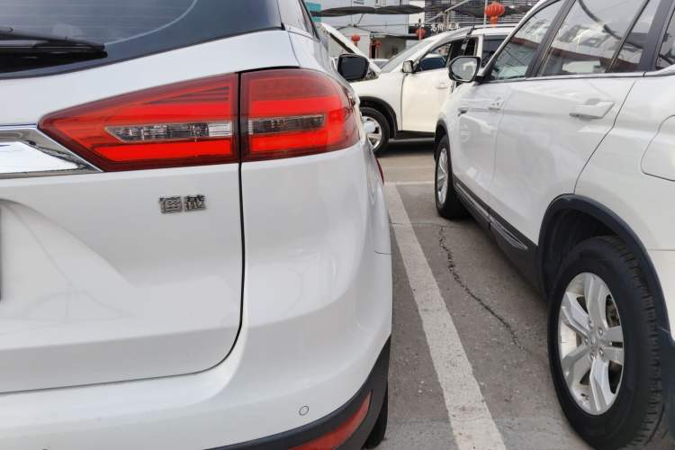 Used Geely Auto Emgrand X7 Sport 2016 1.8TD Automatic Smart Connectivity Version Exterior 3