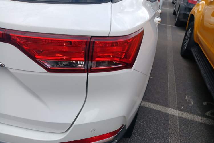 Used Zotye T500 2018 1.5T Manual Luxury Model Right Rear Taillight
