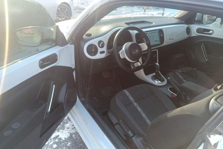 Used Volkswagen Beetle 2018 180TSI Yile Model Interior 3