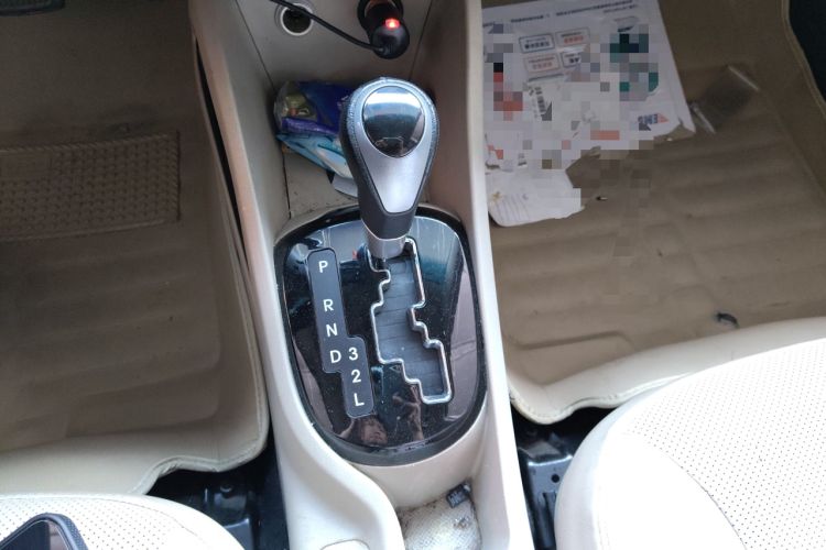 Used Kia K2 2012 Sedan 1.6L Automatic Transmission Premium Commemorative Edition Gear Lever