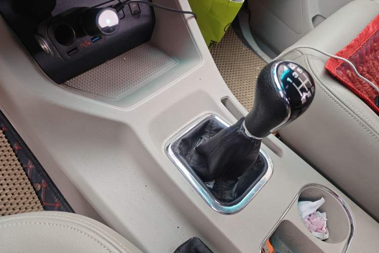 Used FORTHING Lingzhi 2018 M5L 1.6L 7-Seater Luxury Model