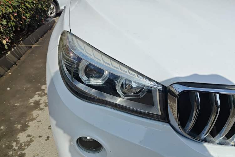 Used SWM X7 2016 1.8L Manual Luxury Edition 7 Seats Right Front Headlight