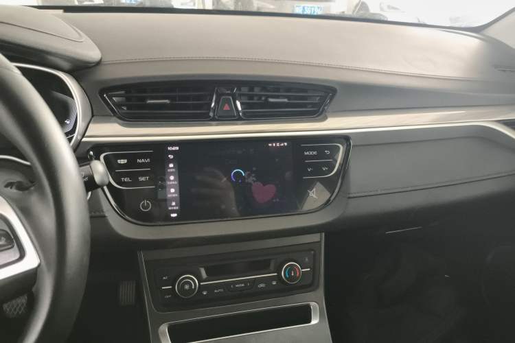 Used Geely Auto Emgrand 2019 Leading Edition 1.5L Manual Upgraded Connectivity Model China VI Standard Audio And AC Panel