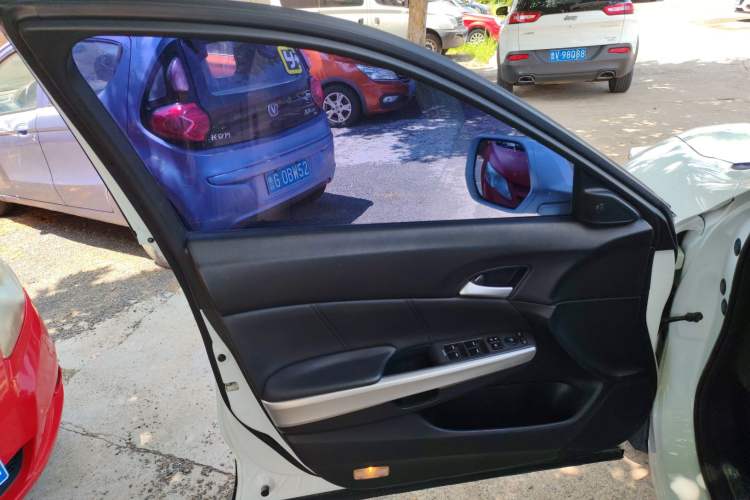 Used Honda Crosstour 2014 2.4L Luxury Edition Left Front Door Interior