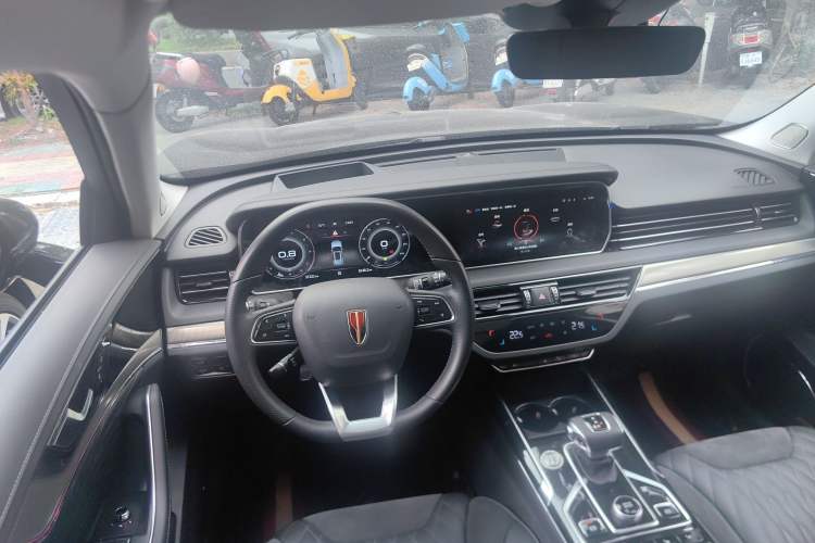 Used Hongqi HS5 2022 Facelifted Version 2.0T Smart Connect Flagship All-Wheel-Drive Edition Center Console