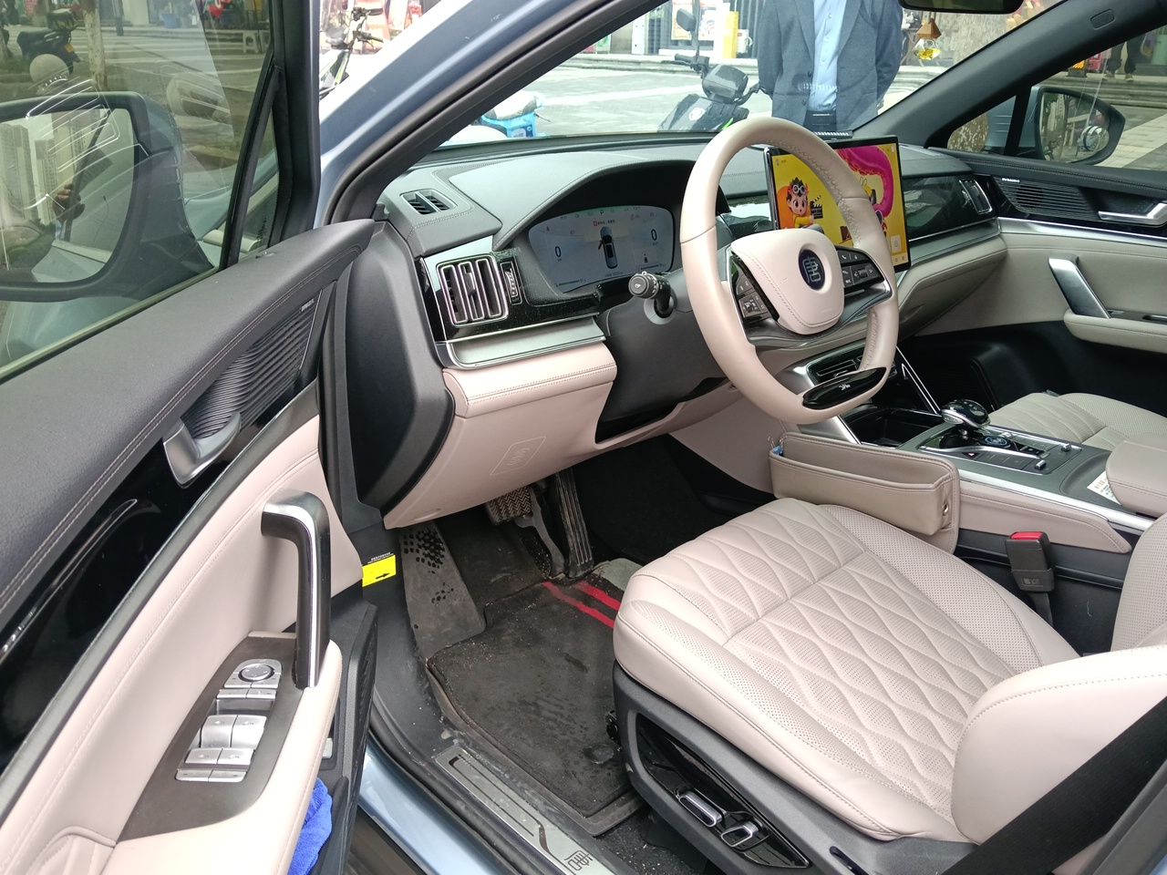 BYD Tang New Energy 2024 DM-p Glory Edition 215KM All-Wheel-Drive Premium Model — снимка 16