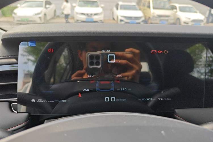 Used Roewe i5 2026 Model 1.5L Manual STD
