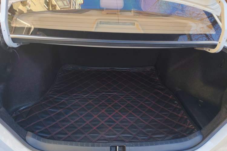 Used Toyota Corolla 2014 1.6L CVT GL Trunk